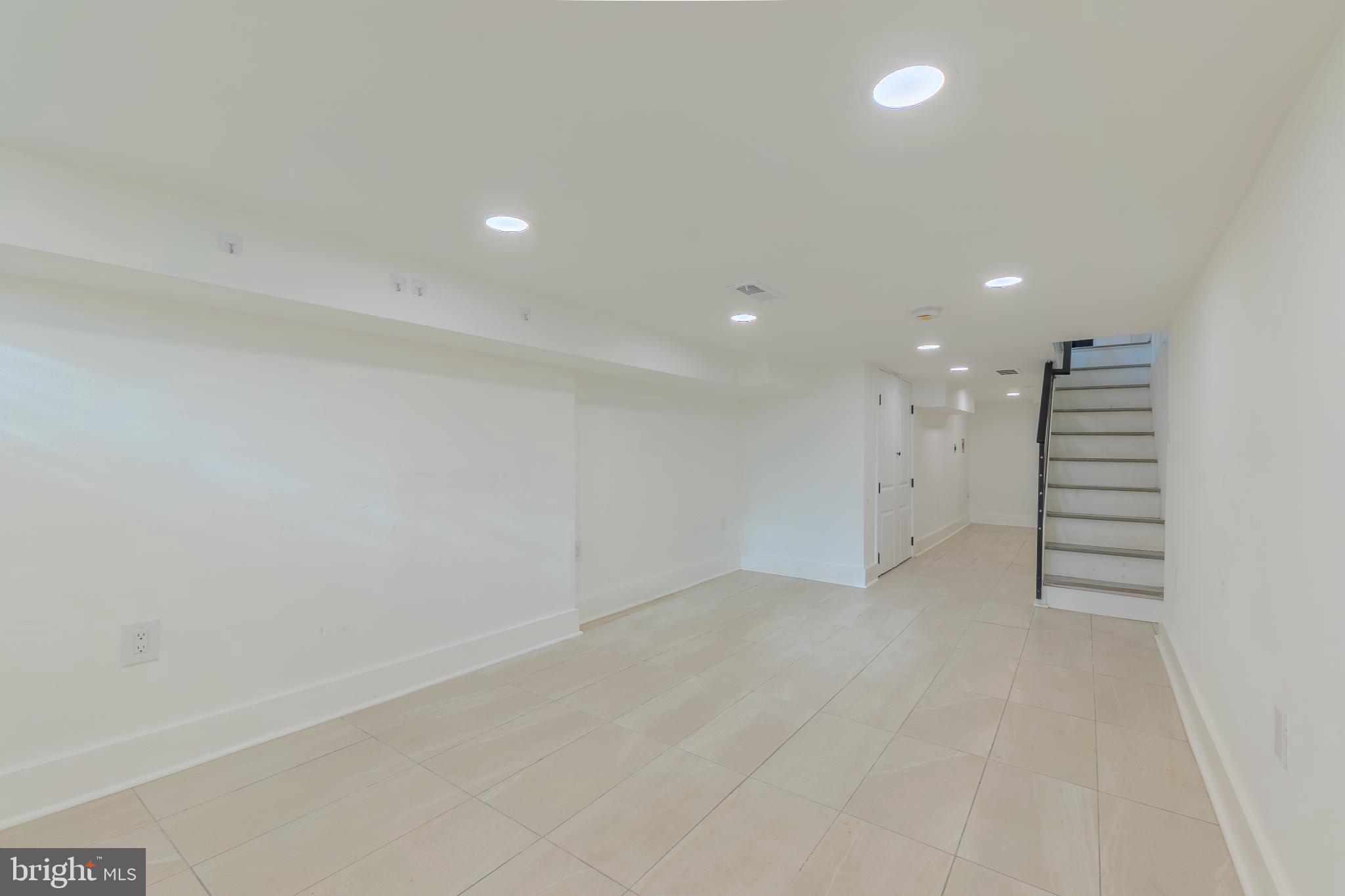 WEST KENSINGTON - Residential