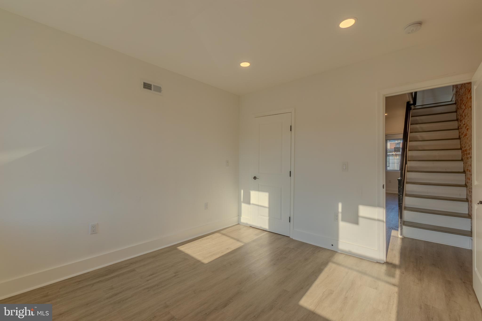 WEST KENSINGTON - Residential