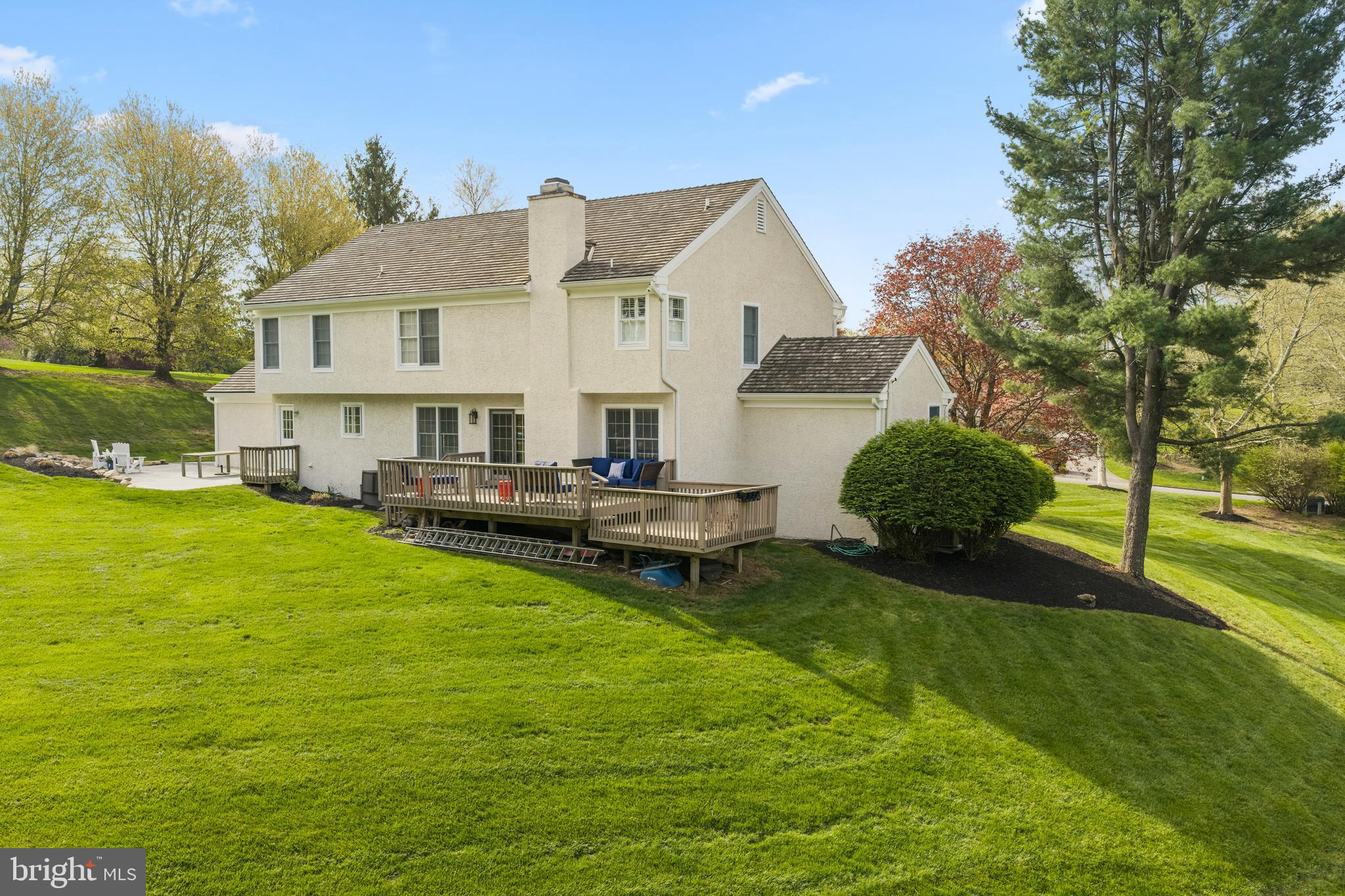 THREE PONDS - Residential
