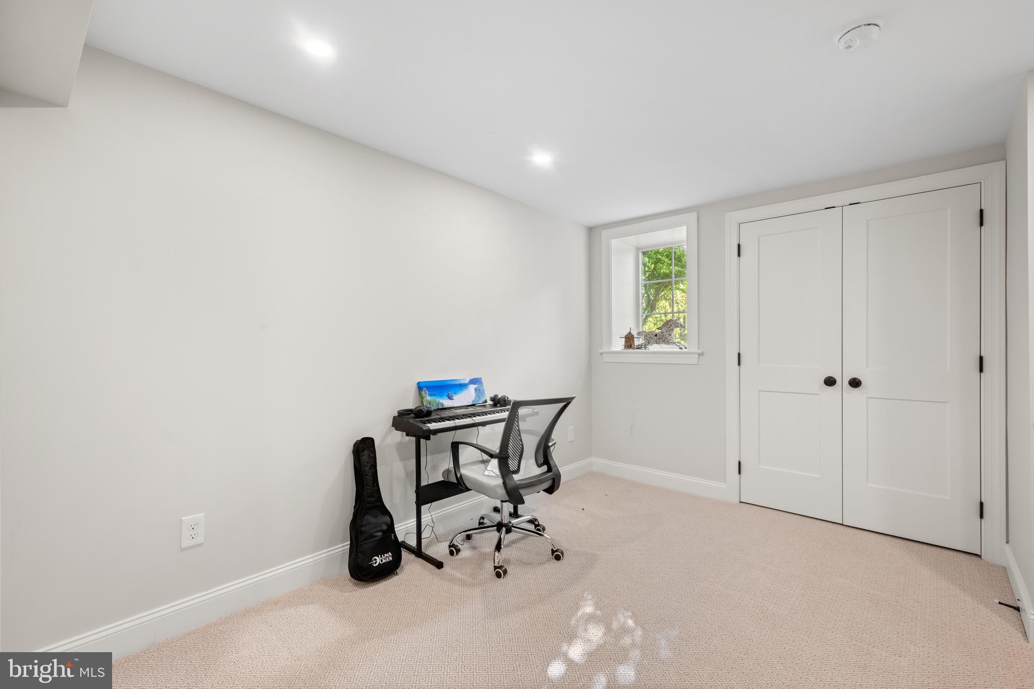 THREE PONDS - Residential