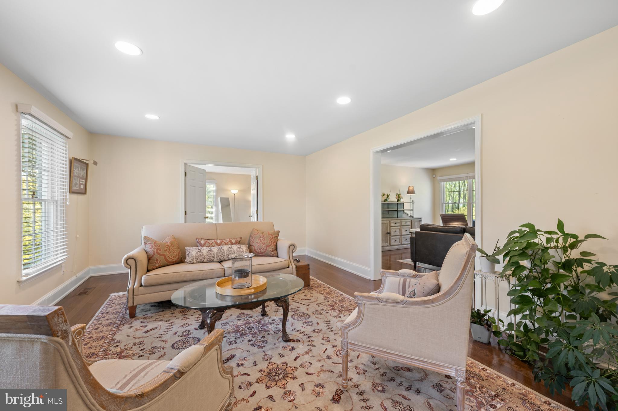 THREE PONDS - Residential