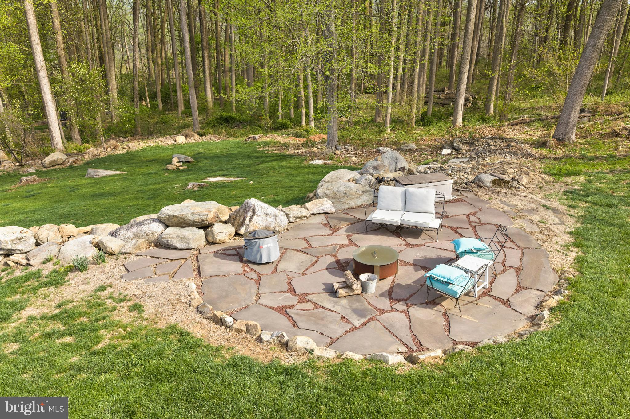 THREE PONDS - Residential