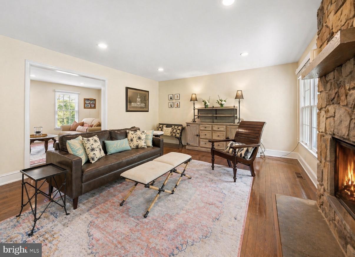 THREE PONDS - Residential