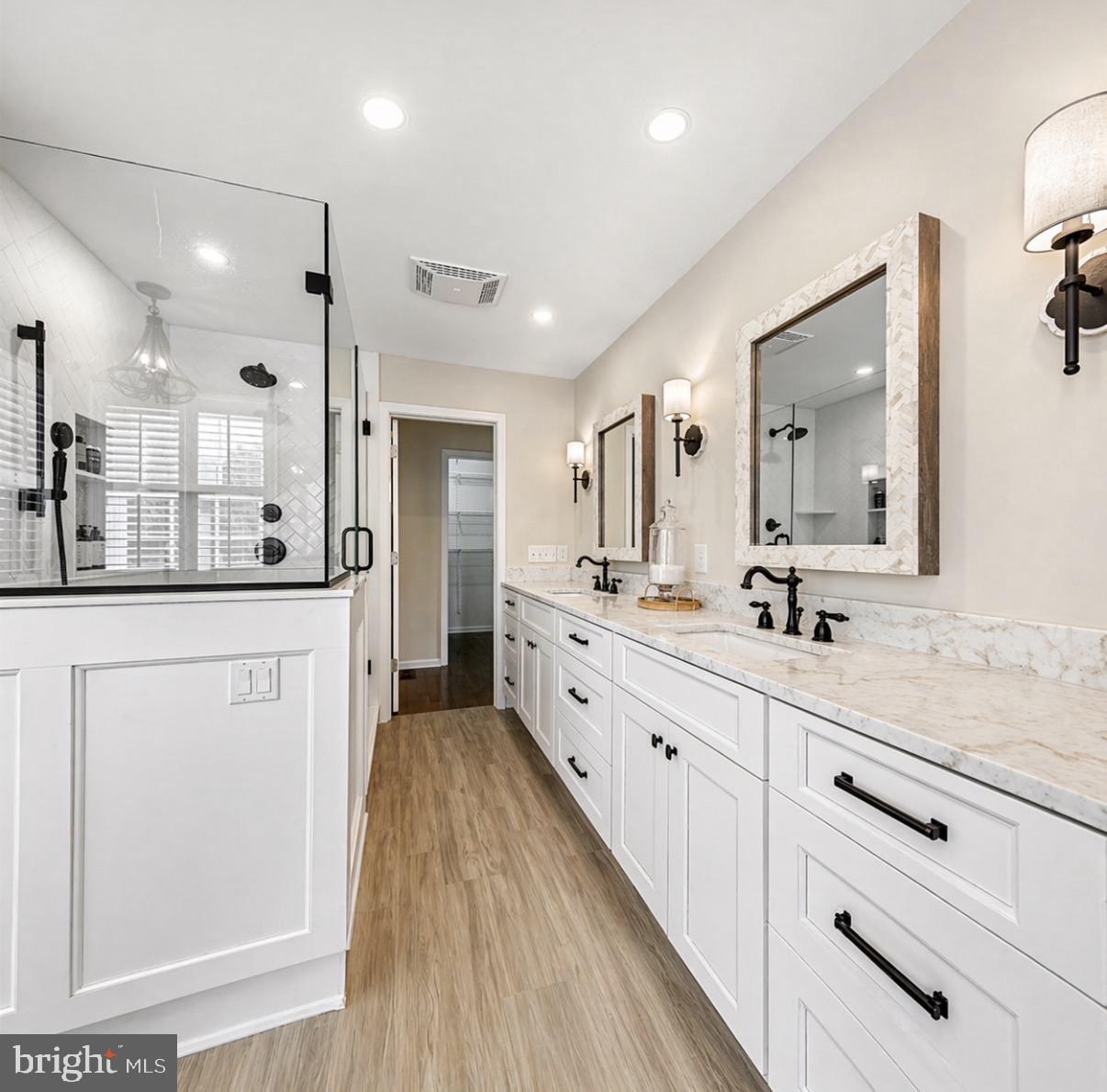 THREE PONDS - Residential