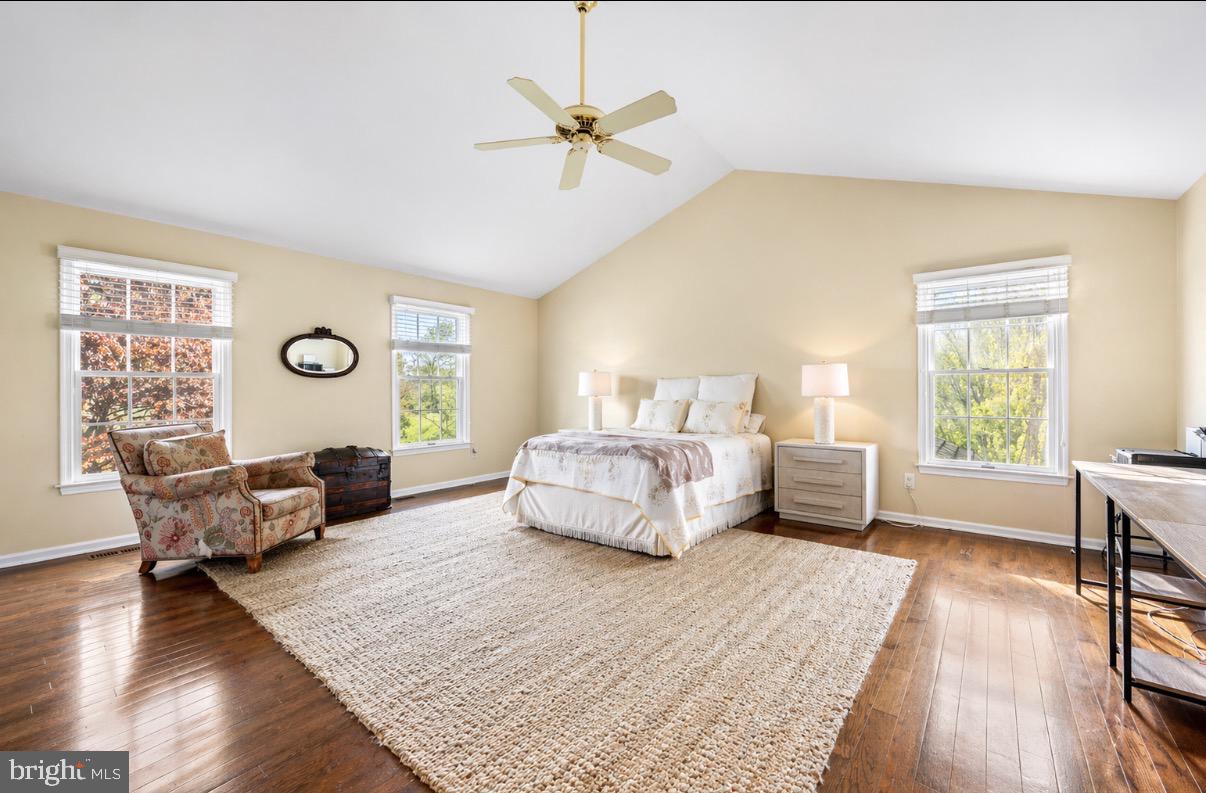 THREE PONDS - Residential