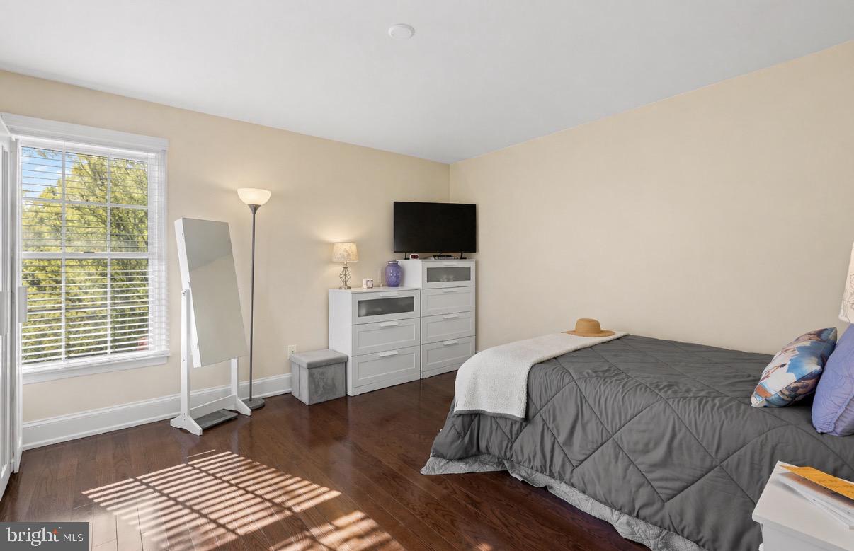 THREE PONDS - Residential