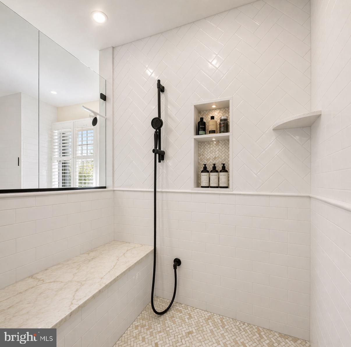 THREE PONDS - Residential