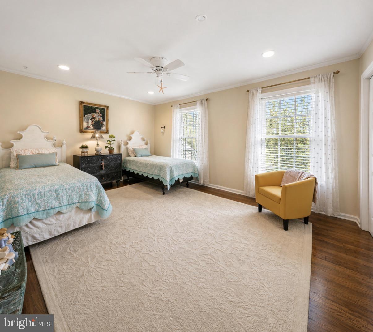 THREE PONDS - Residential