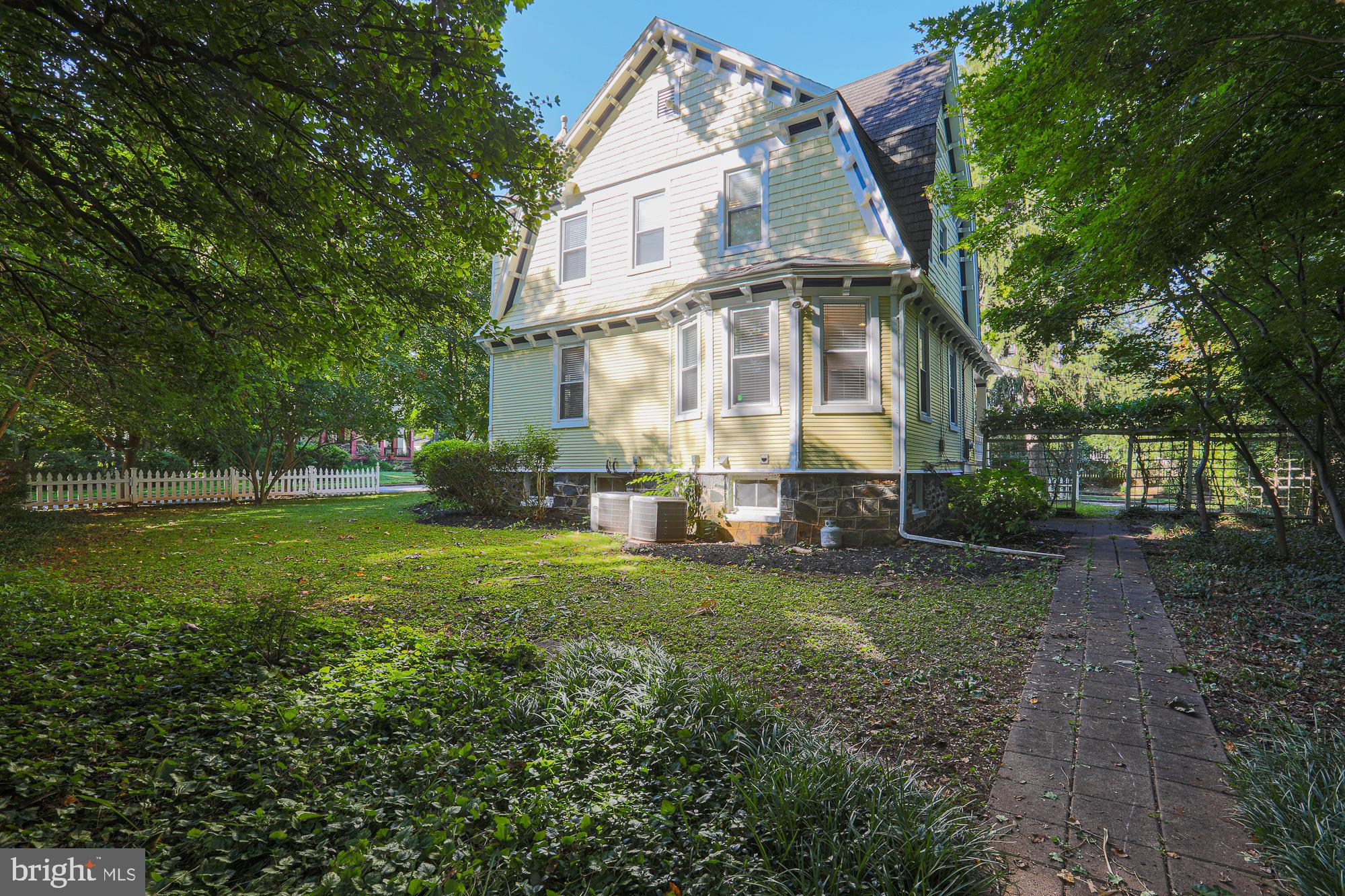 MOUNT WASHINGTON - Residential