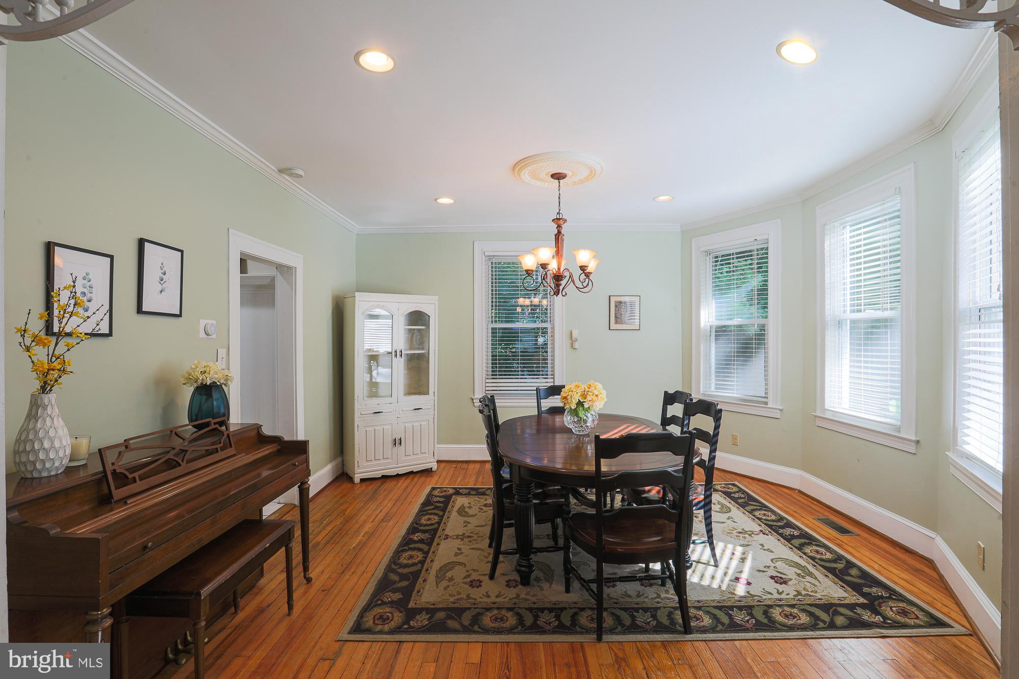 MOUNT WASHINGTON - Residential