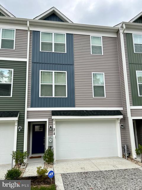 TOWNS AT PARKE WEST - Residential Lease