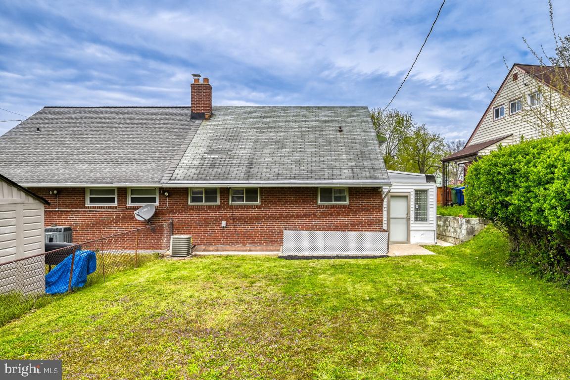 LAURAVILLE HISTORIC DISTRICT - Residential