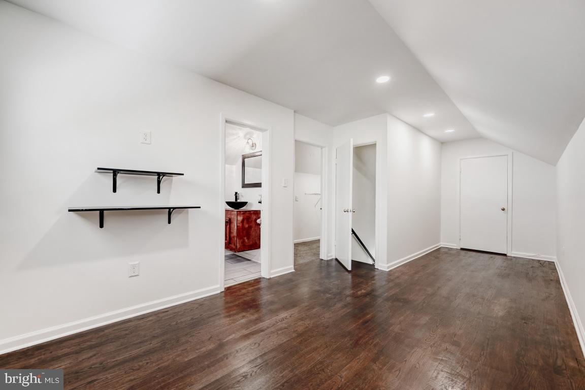 LAURAVILLE HISTORIC DISTRICT - Residential