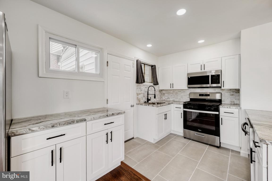 LAURAVILLE HISTORIC DISTRICT - Residential