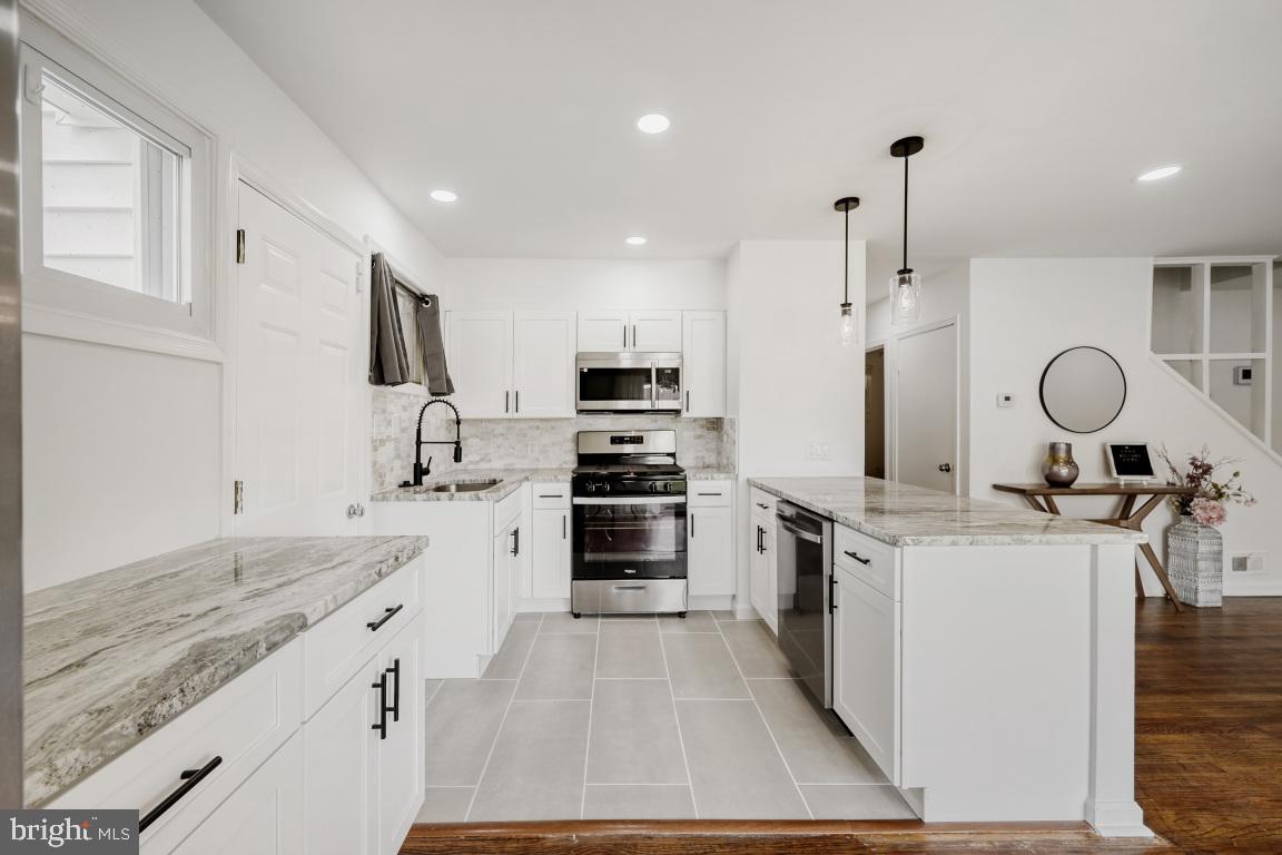 LAURAVILLE HISTORIC DISTRICT - Residential