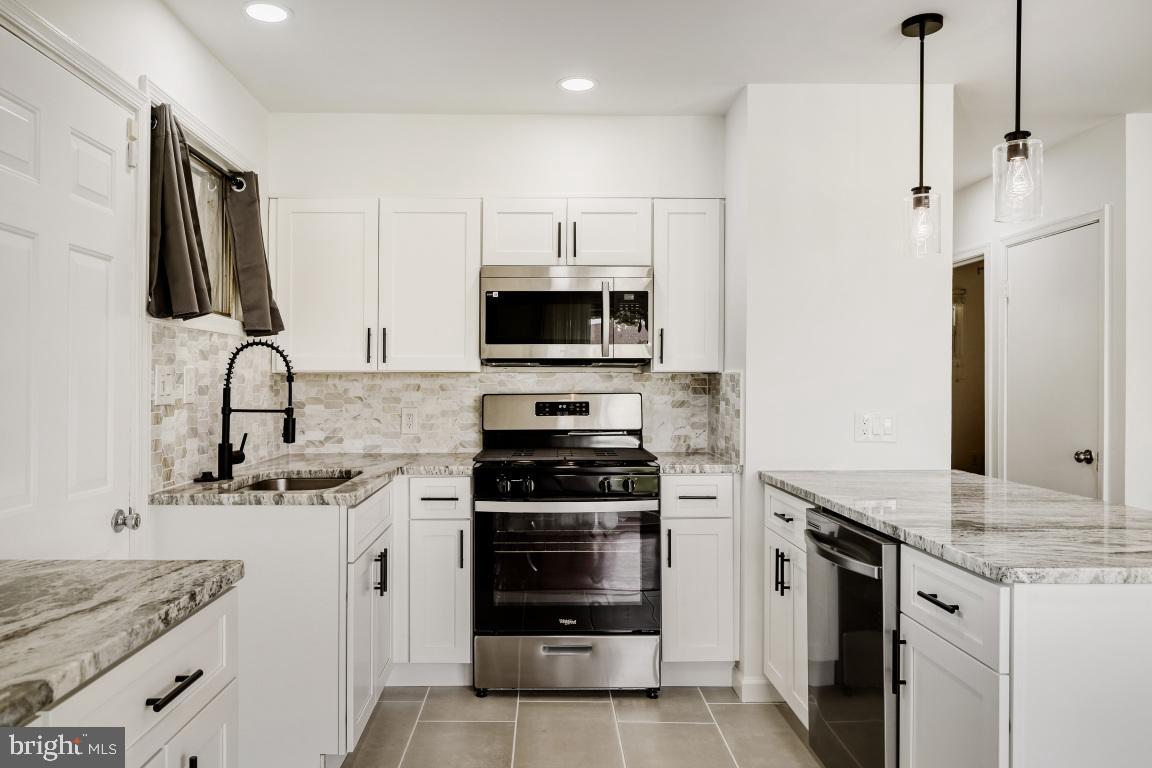 LAURAVILLE HISTORIC DISTRICT - Residential