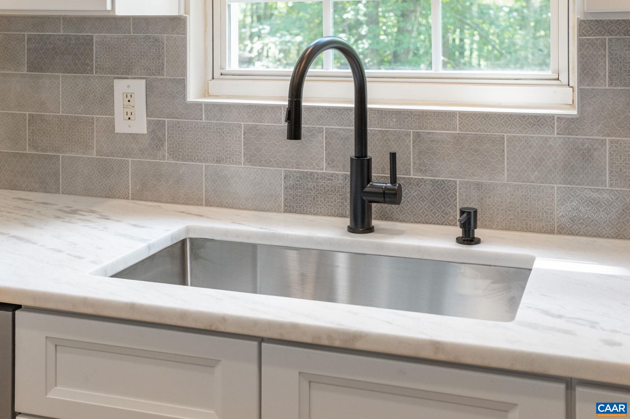 LAKE MONTICELLO - Residential