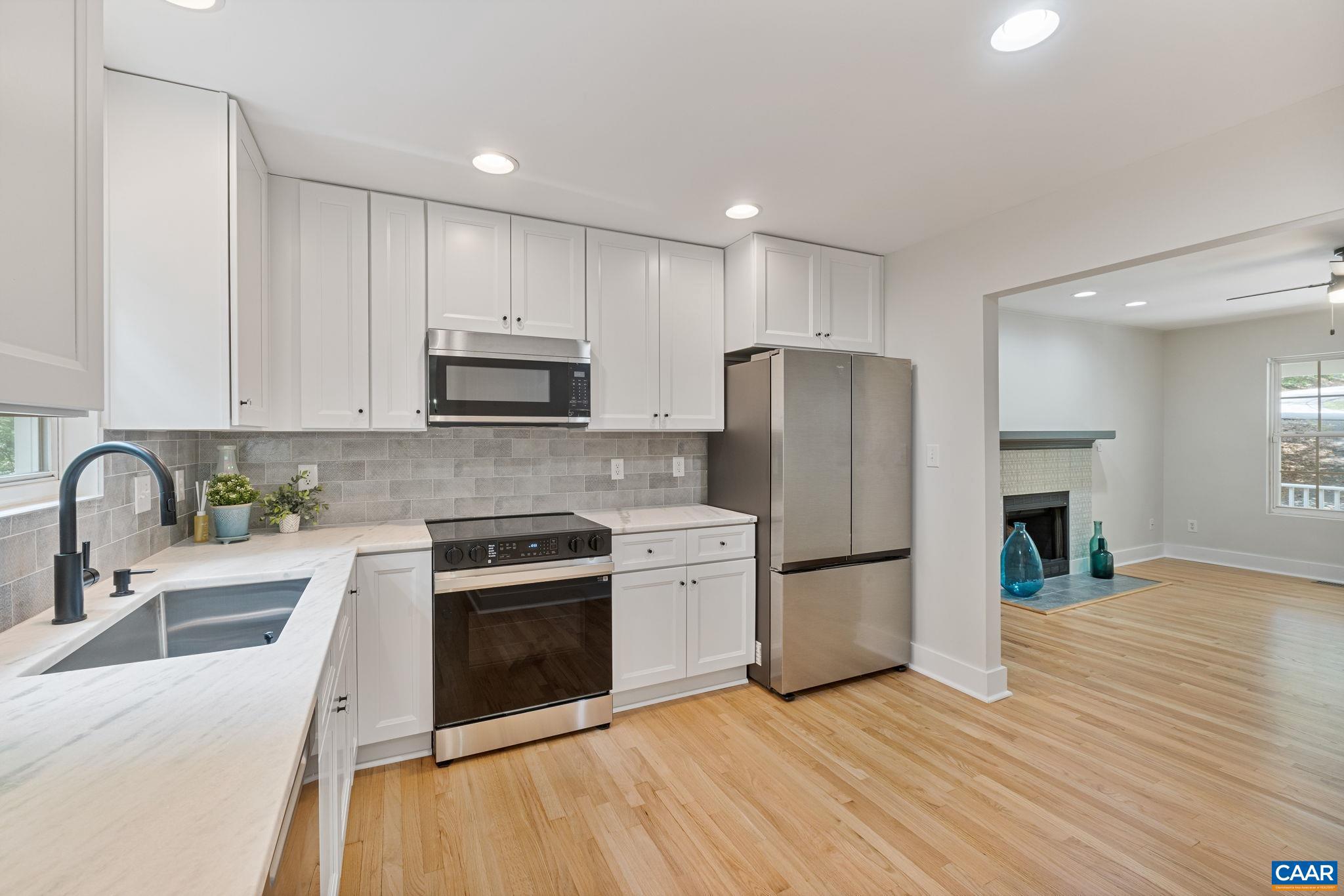 LAKE MONTICELLO - Residential