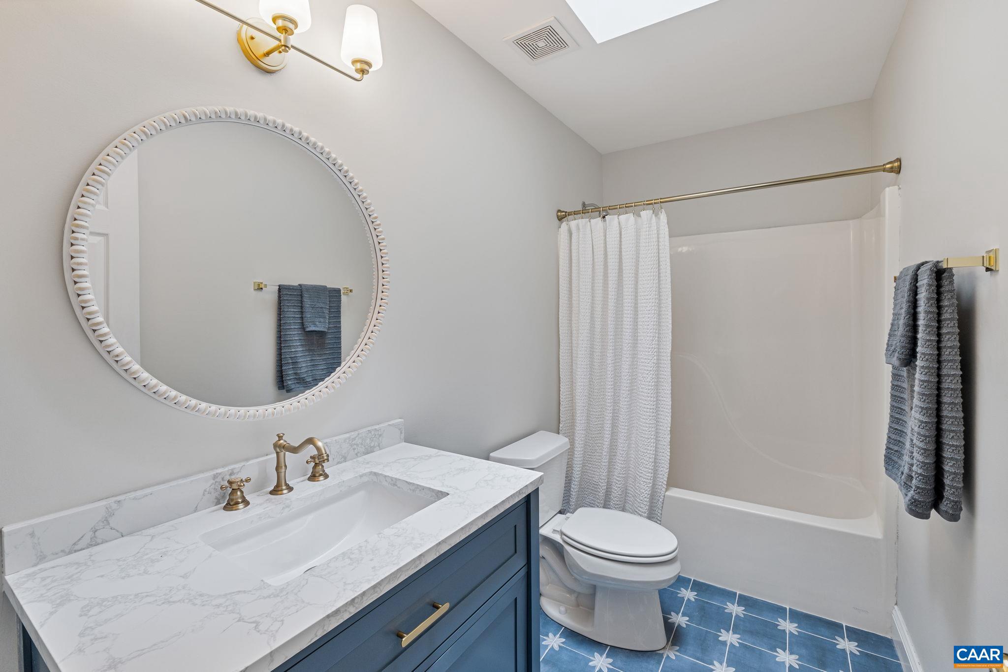 LAKE MONTICELLO - Residential