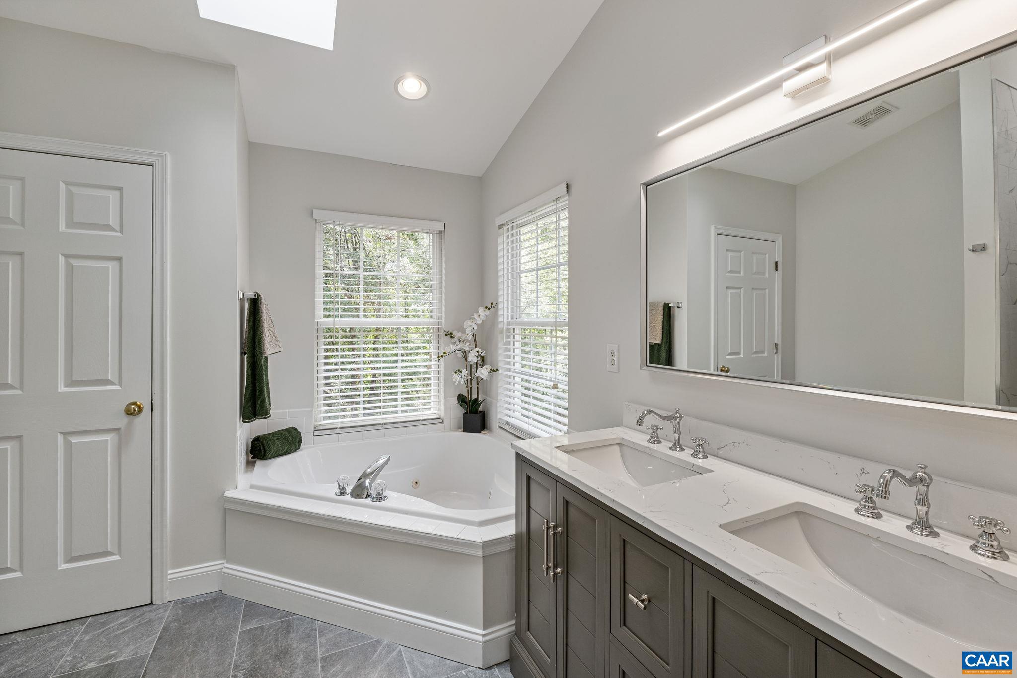 LAKE MONTICELLO - Residential