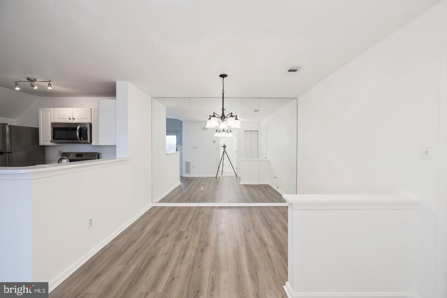 1025 GARDENVIEW LOOP 301
