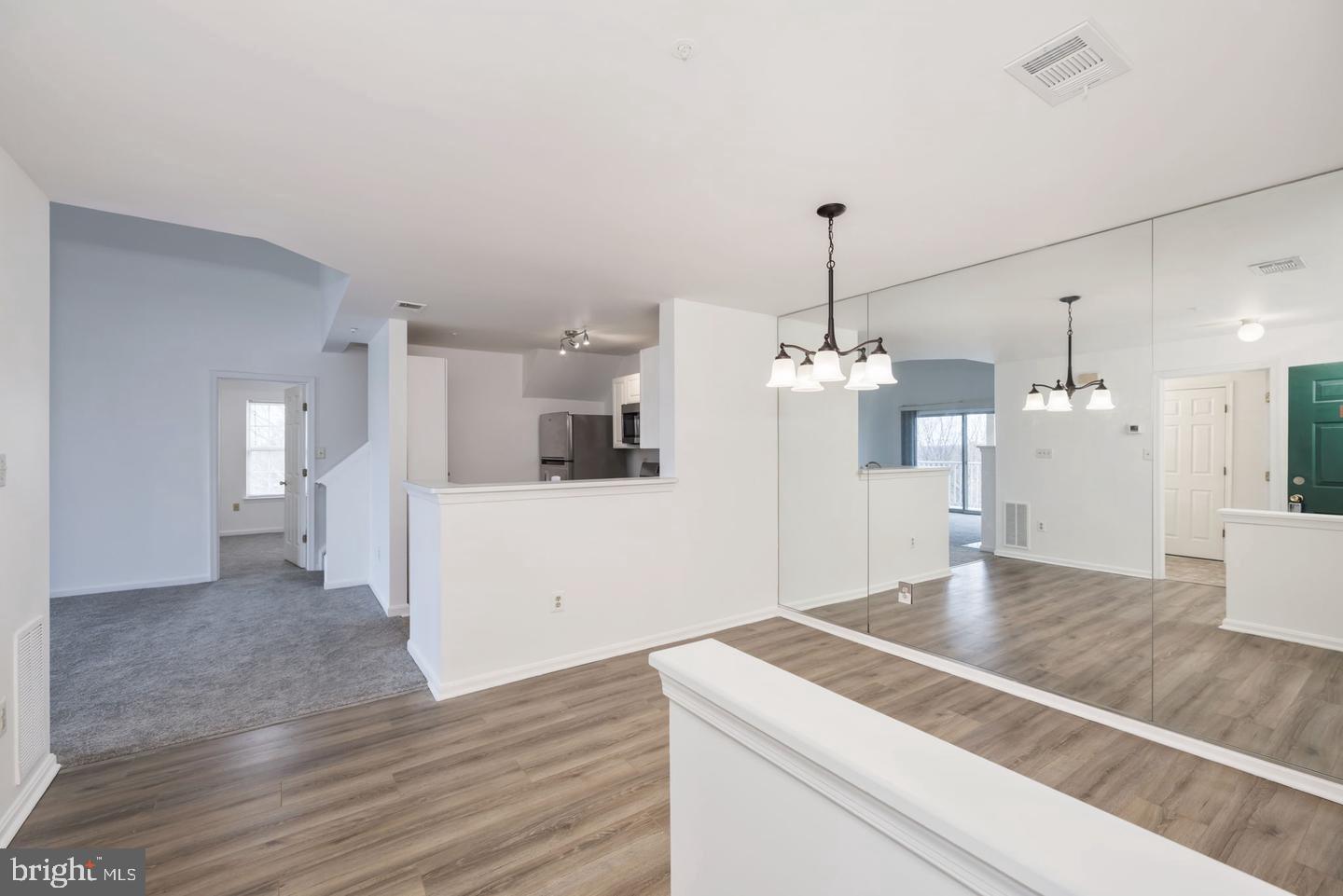 1025 GARDENVIEW LOOP 301