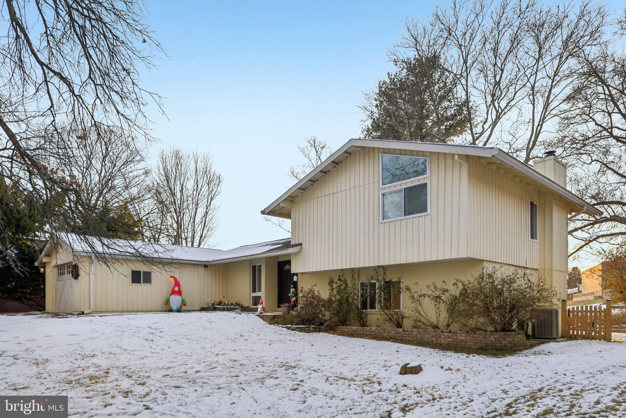 18816 ALPENGLOW LANE