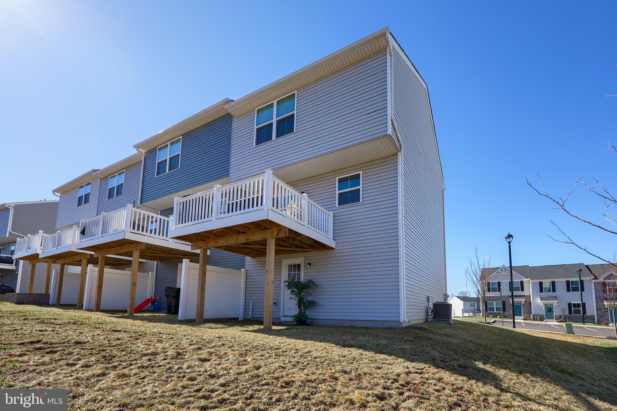 SANATOGA CROSSING - Residential