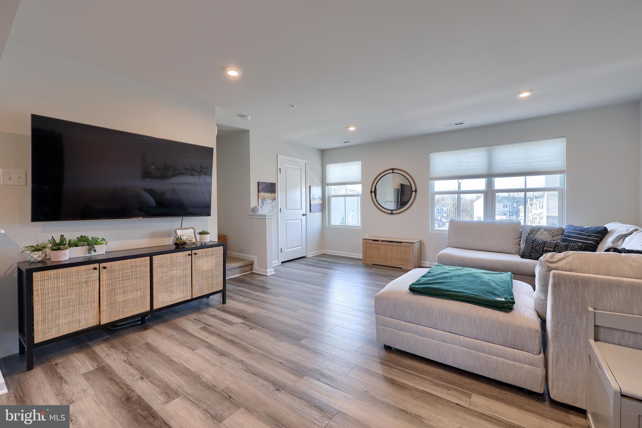 SANATOGA CROSSING - Residential