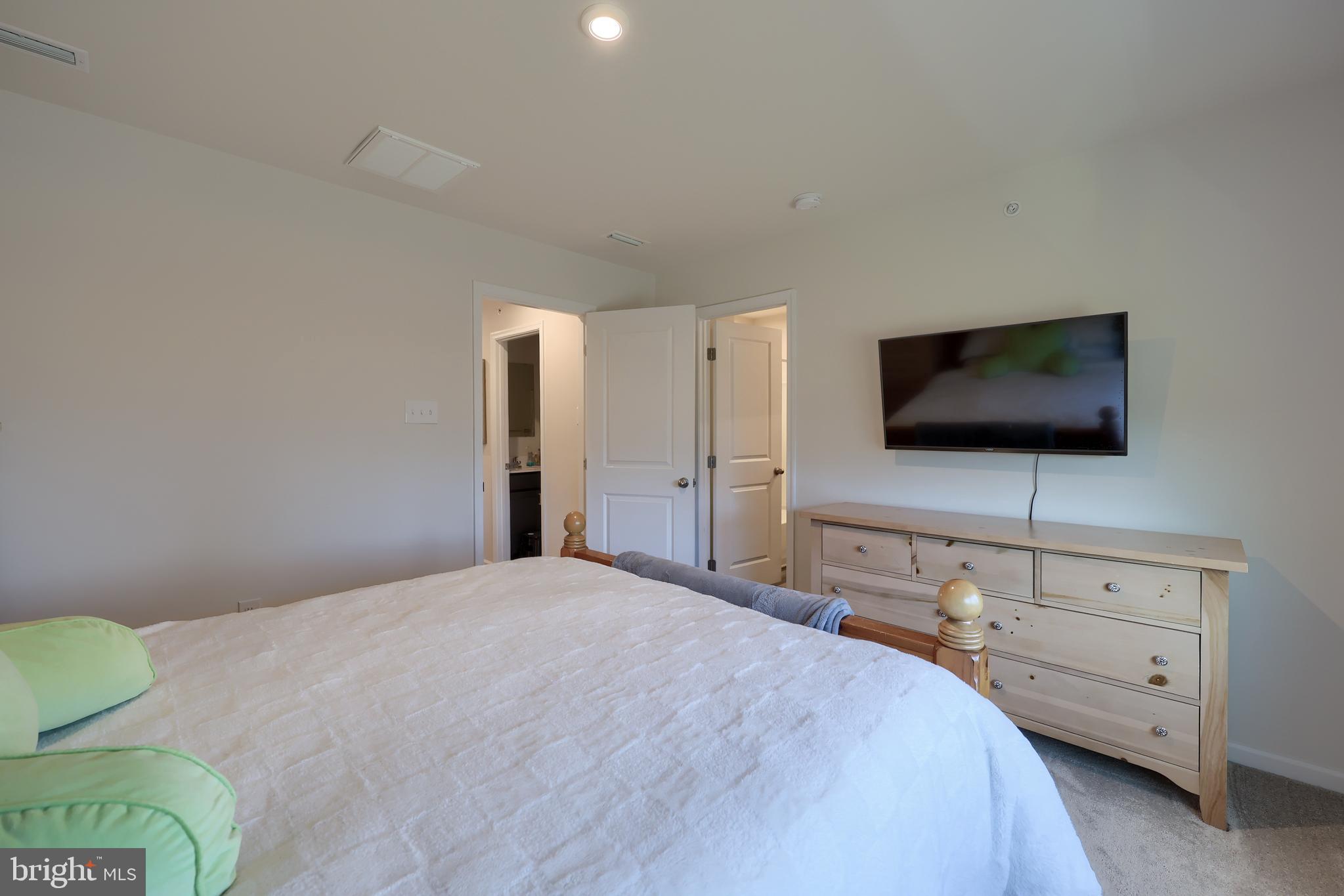 SANATOGA CROSSING - Residential