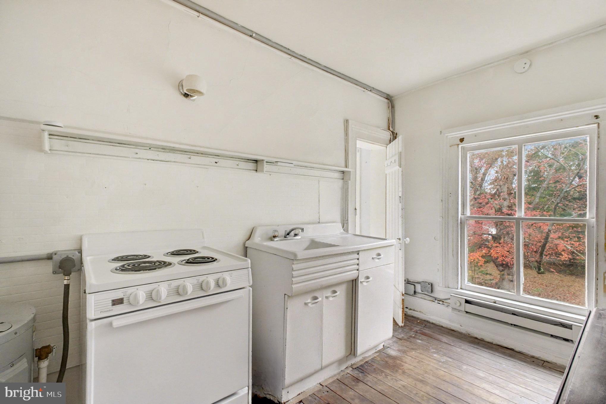 HIGHLAND HOMES - Commercial Sale