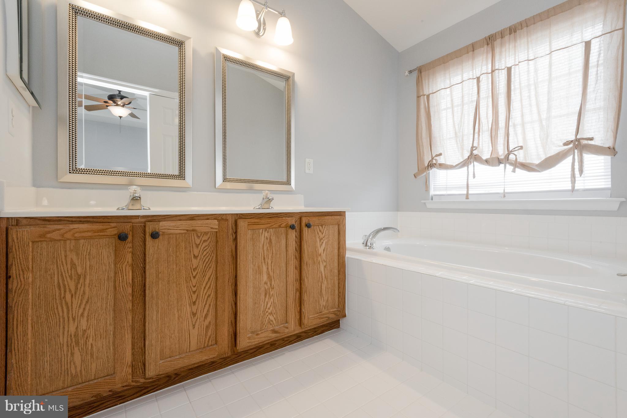 PINEY ORCHARD - Residential