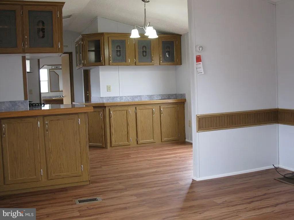 1910 SCHUBERT ROAD 19