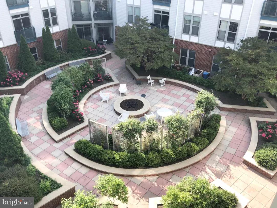 1800 WILSON - Residential