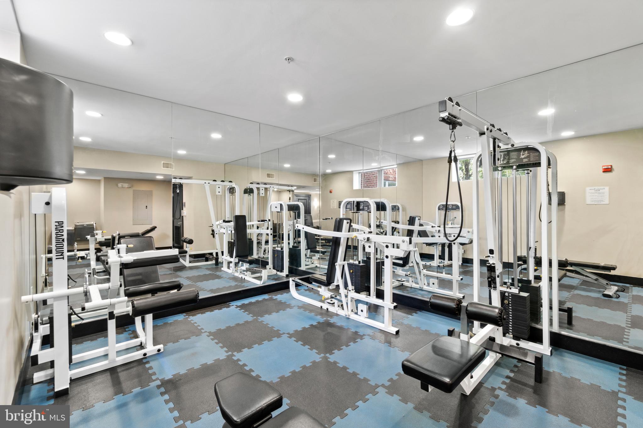 1800 WILSON - Residential