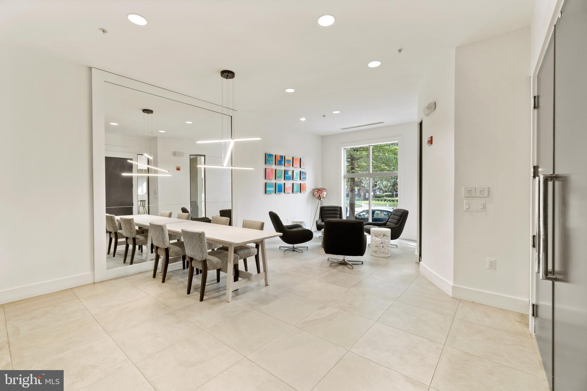 1800 WILSON - Residential