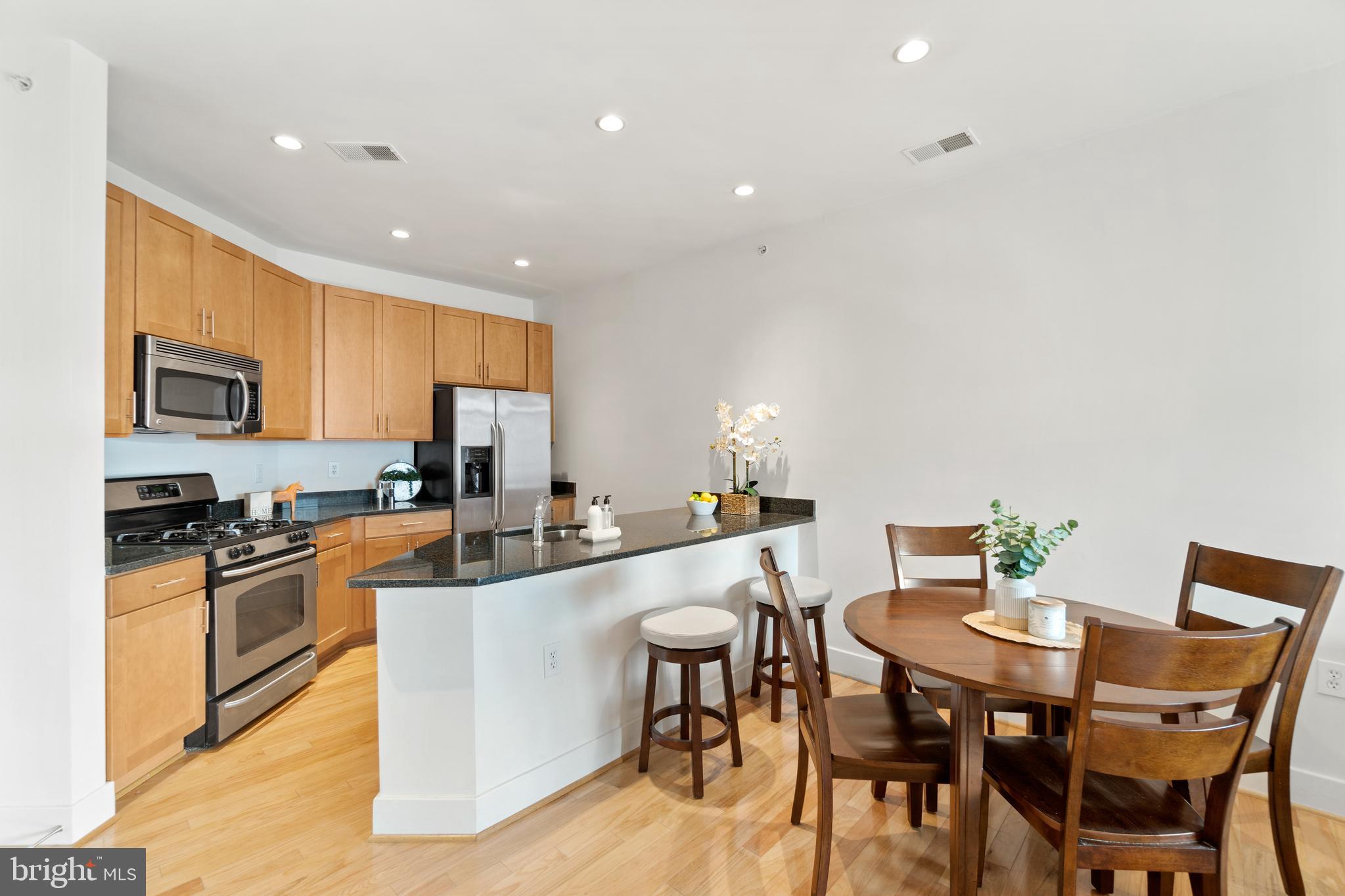 1800 WILSON - Residential