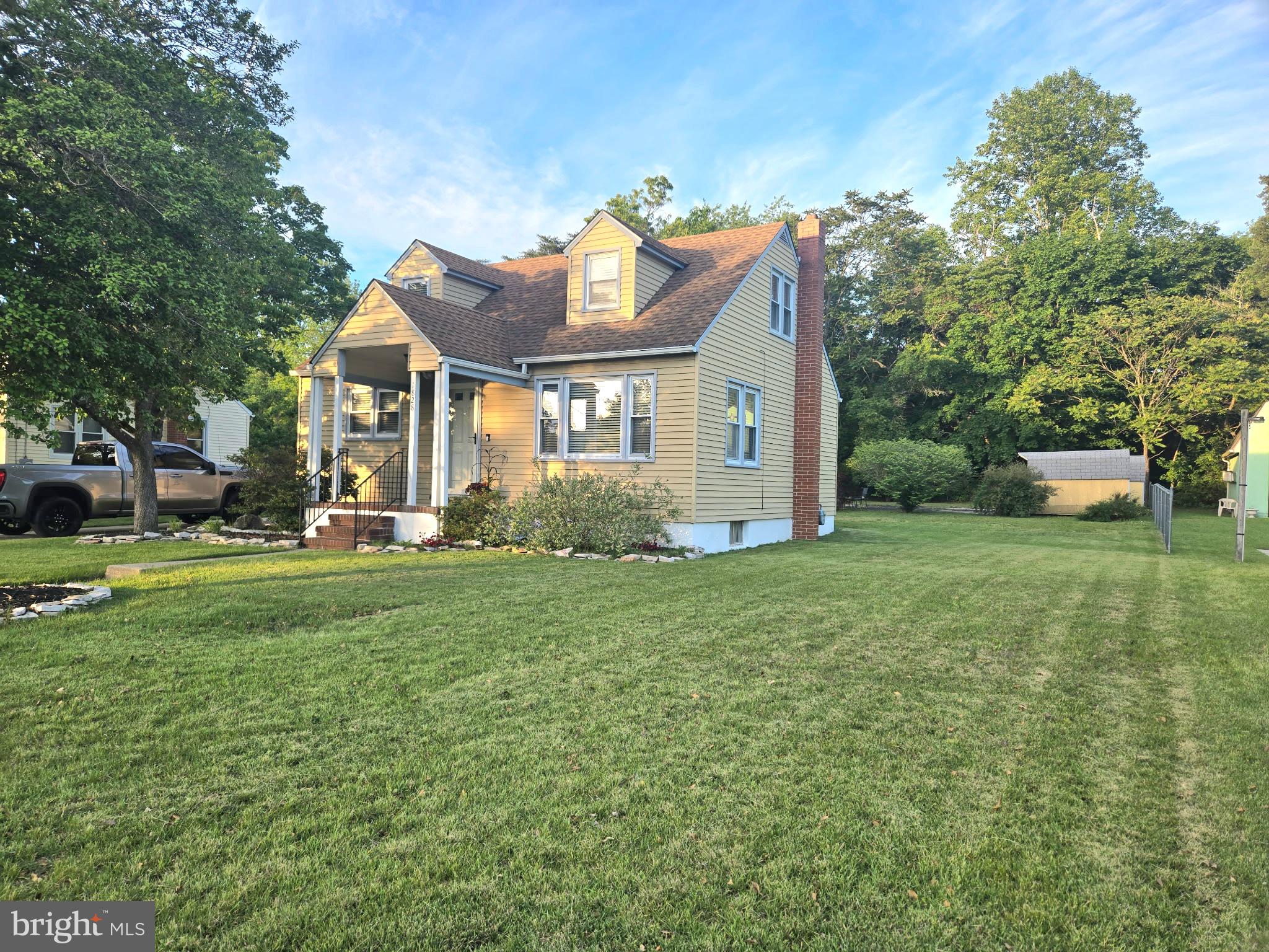 1828 CIRCLE DRIVE
