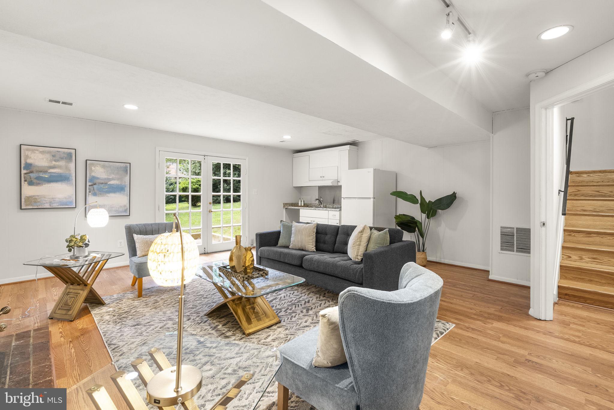 FAIRVIEW ESTATES - Residential