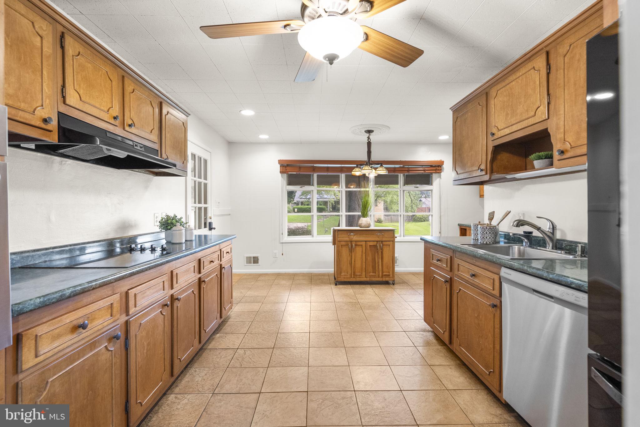 FAIRVIEW ESTATES - Residential