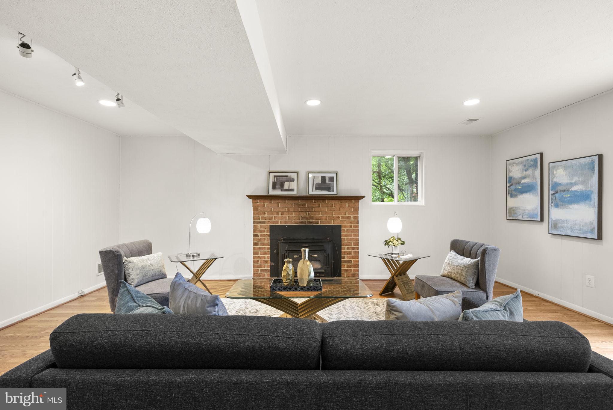 FAIRVIEW ESTATES - Residential