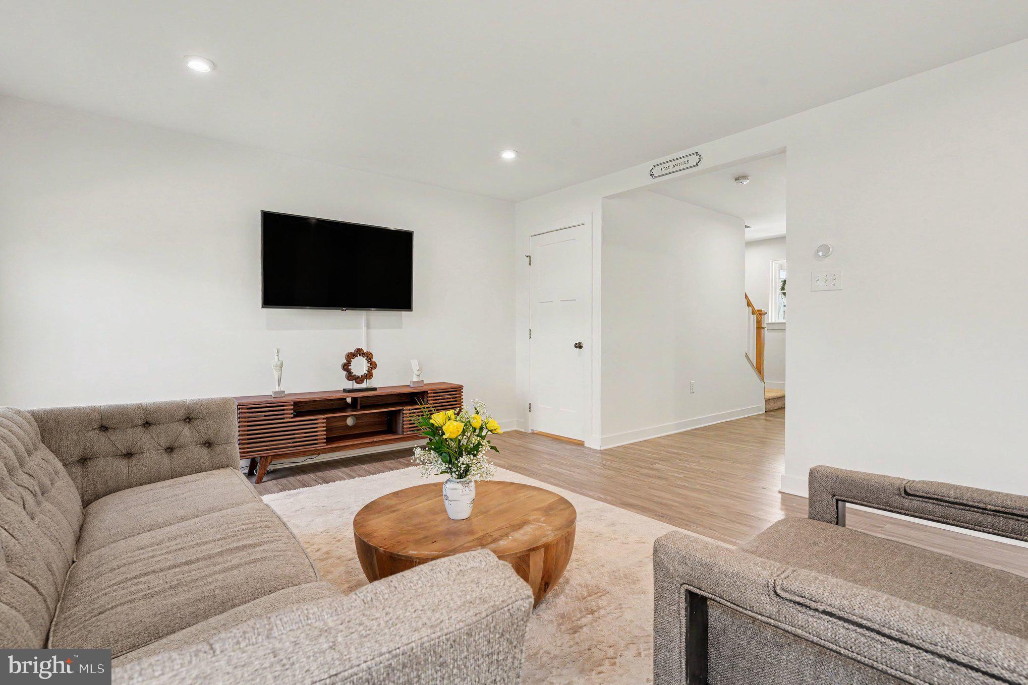 HANOVER POINTE - Residential