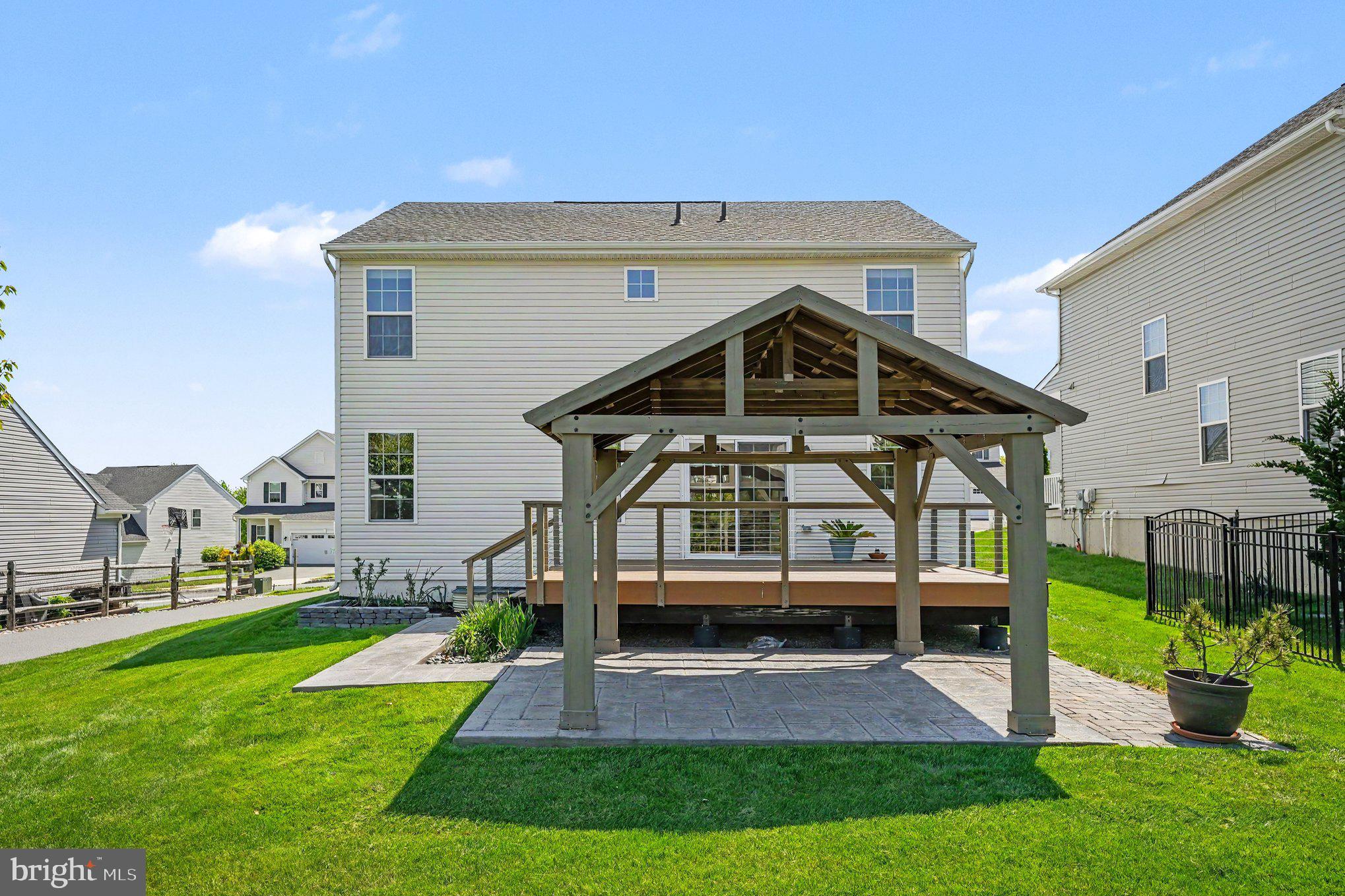HANOVER POINTE - Residential