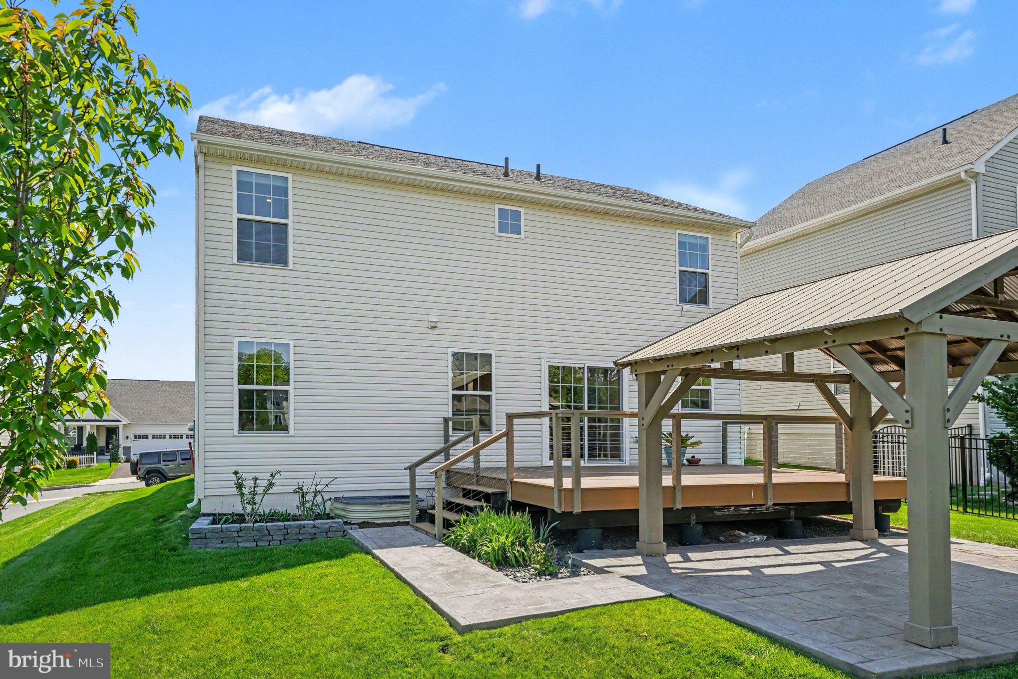 HANOVER POINTE - Residential