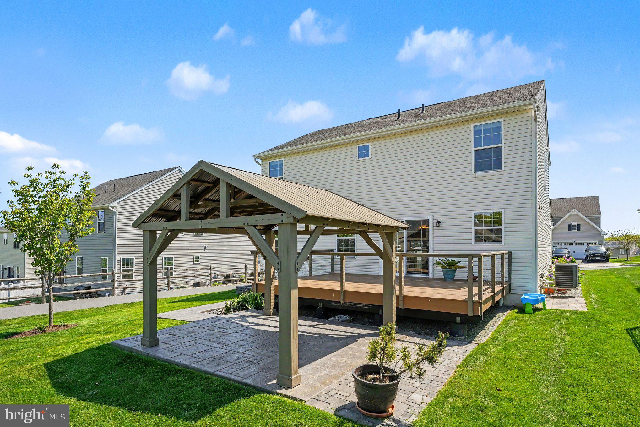 HANOVER POINTE - Residential