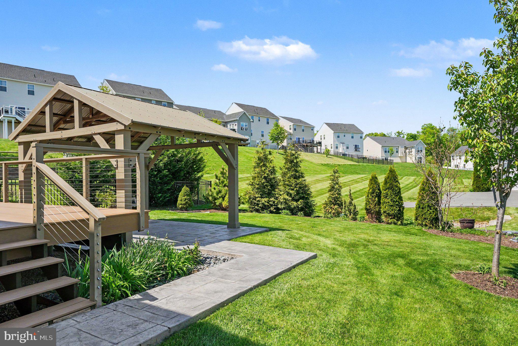 HANOVER POINTE - Residential