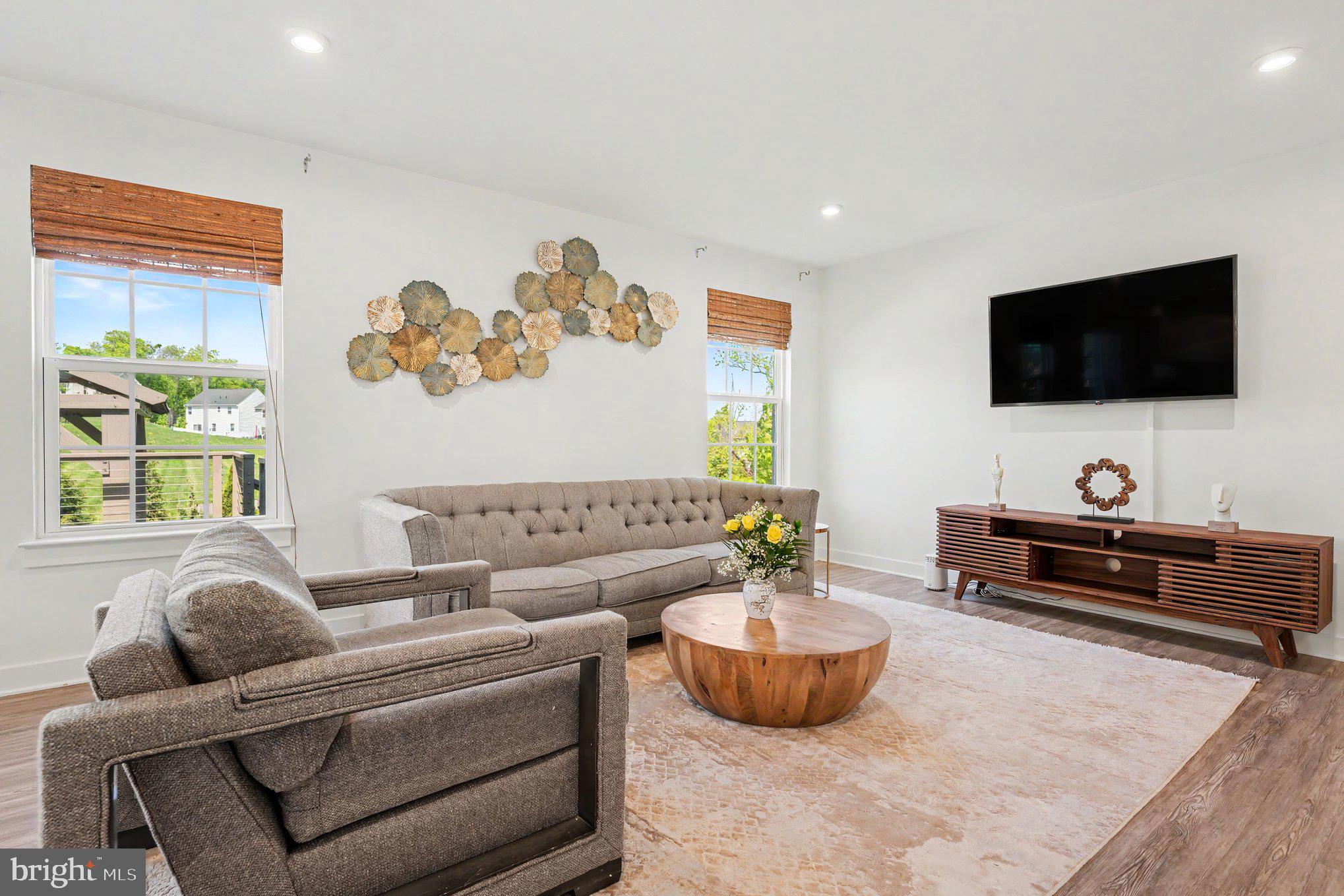 HANOVER POINTE - Residential