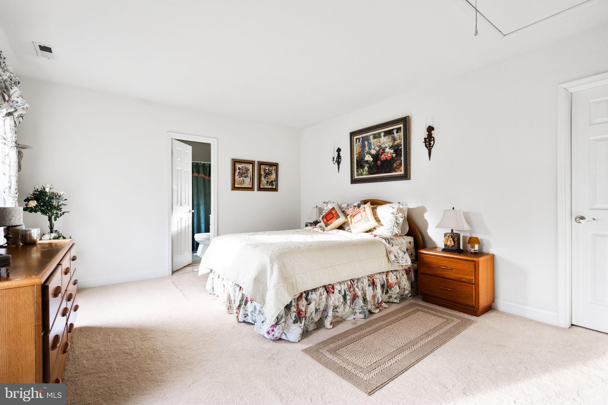 SHERWOOD FOREST - Residential