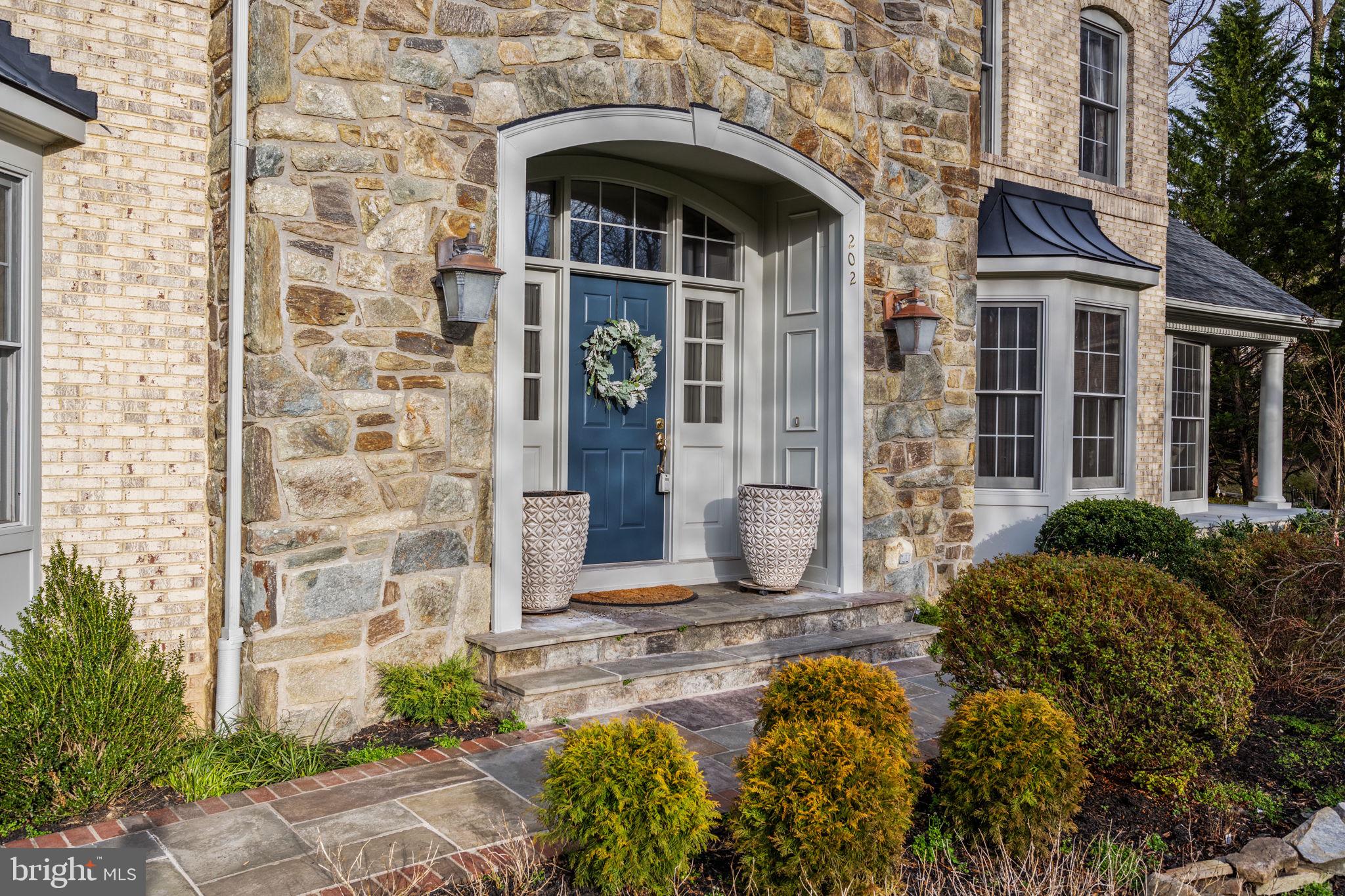 SHERWOOD FOREST - Residential