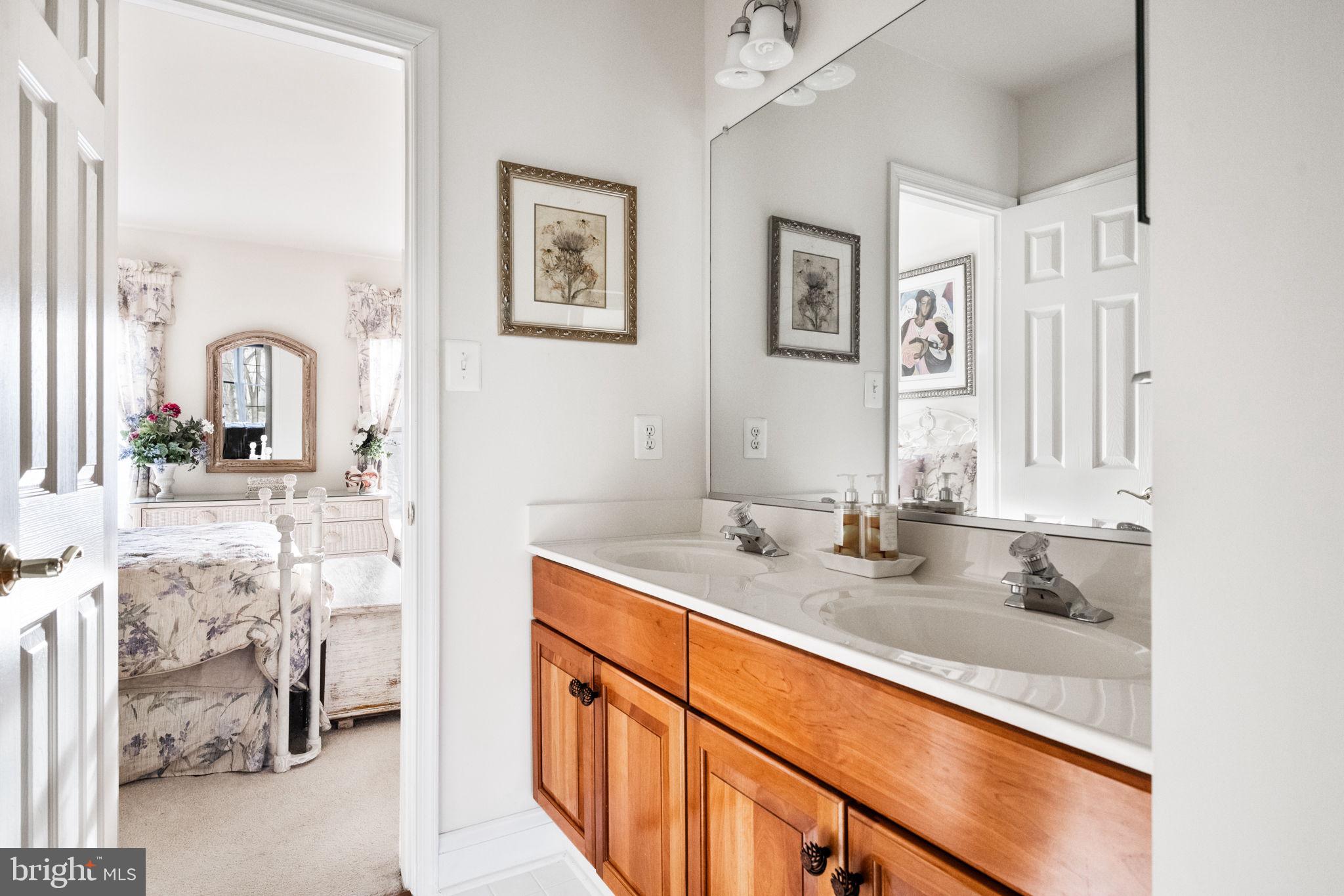 SHERWOOD FOREST - Residential